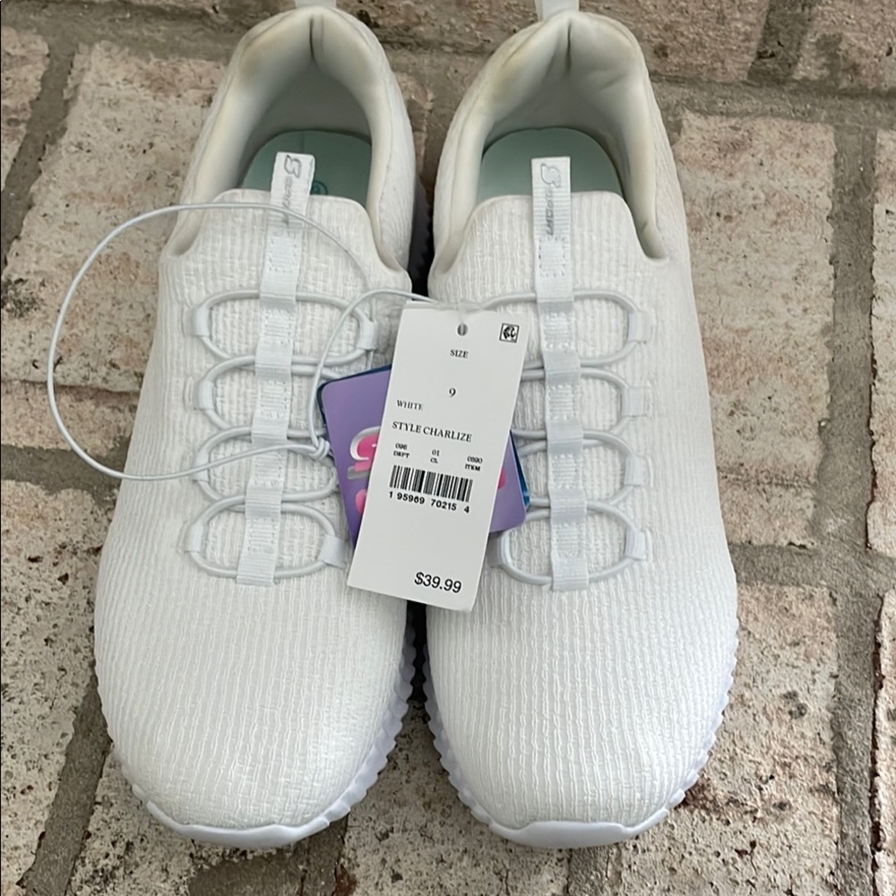 Skechers White Casual Sneakers memory foam